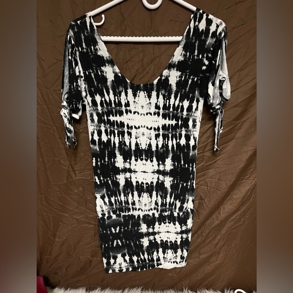 Bodyglove Belly Hiding Multi Ware Tee Shirt Dress Women’s XS Stretches to Medium - Picture 3 of 4